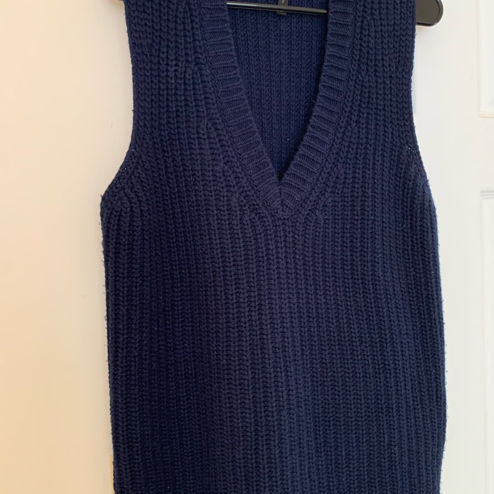 BCBG maxazria knitted high low navy blue vest sz M